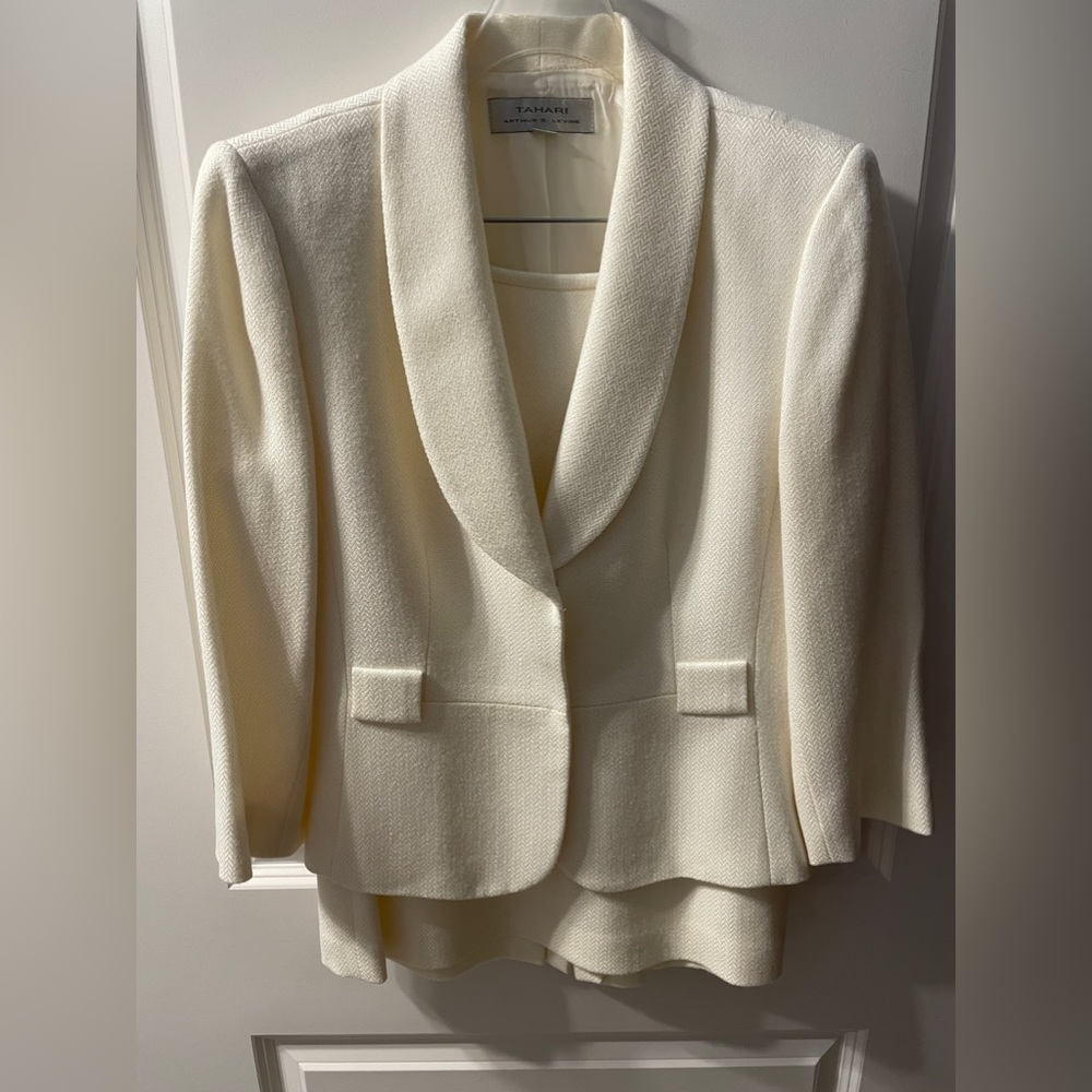 Elegant Tahari suit!